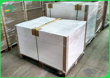120g / m2 Papier White Virgin Kraft Liner In Roll / Sheet Free Sample Zgodny z FDA