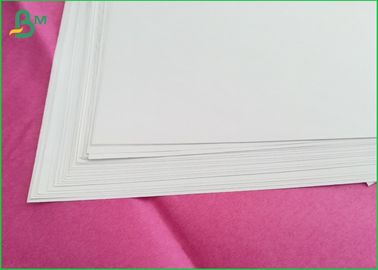 100% Niepowlekany papier drukowy Virgin Wood Doskonała możliwość nadruku na okładki