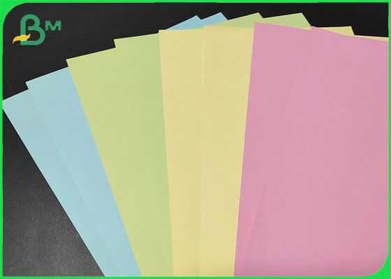 Gładka powierzchnia Przyjazny dla środowiska papier kolorowy o gramaturze 70 g / m2 i gramaturze 80 g / m2 na kartkę z życzeniami