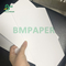 Białe arkusze papieru offsetowego o gramaturze 200 g / m2 z odpornością na składanie o wysokiej jasności