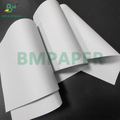 40 gm Wysoki biały bezwłókniony papier offsetowy wolny od drewna do wkładek do książek 640 x 900 mm