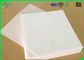 Ekologiczna papierkowa rolka papieru spożywczego w kolorze białym, przeznaczona do picia papierowych słomek