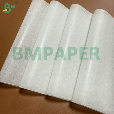 30gsm Biały papier bazowy powlekany woskiem, bezpieczny dla żywności, do pakowania cukierków 900mm 1050mm