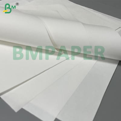 60gsm Biały papier offsetowy z pierwotnej pulpy drzewnej w rolce do produkcji książek