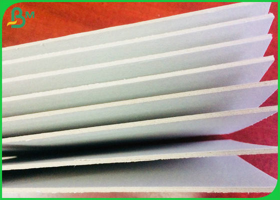 1MM 2MM Grubość materiału z recyklingu Szara płyta wiórowa w opakowaniu