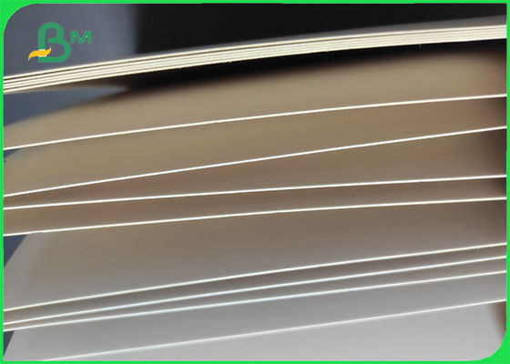 270 g / m2 powlekany gliną Kraft Back (CCK) 900 mm Odporność na rozdarcie rolki