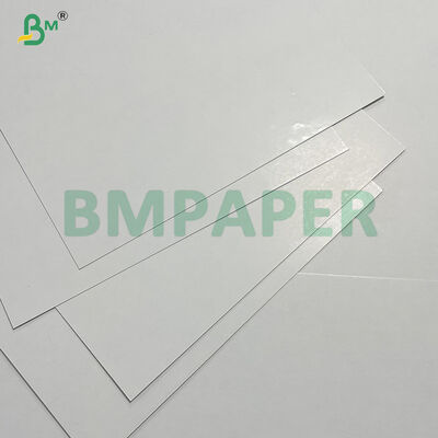 330g Papier do kart do gry z czarnym rdzeniem i błyszczącym wykończeniem do pokera