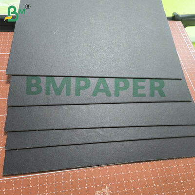 Całkowicie czarny kartonowy arkusz papieru laminowanego 1 mm - 3 mm