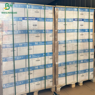 Papier do kopiowania cyfrowego NCR z czarnym tuszem 60 g/m², 70 g/m², 80 g/m², arkusze bez składania